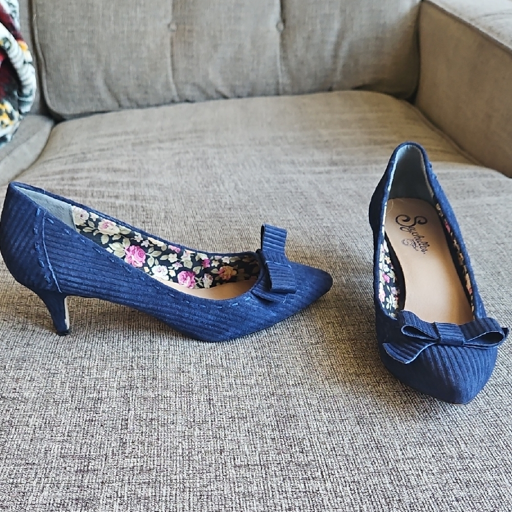 Seychelles Navy Heels with Bow Detail